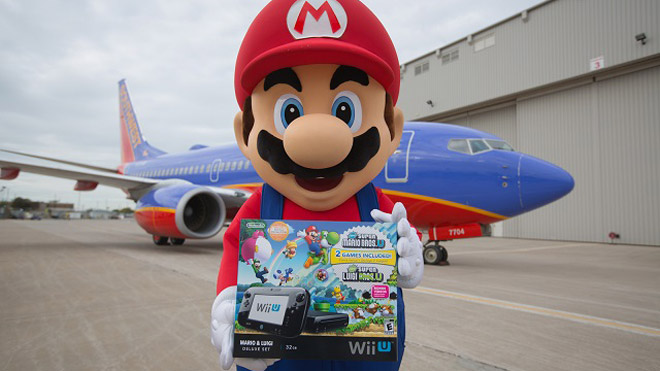 サウスウエスト航空と提携の米任天堂、マリオが乗客にWii U本体セットをサプライズプレゼント
