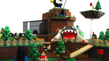 レゴブロックで見事に再現された『スーパーマリオ64』のコース1「ボムへいのせんじょう」